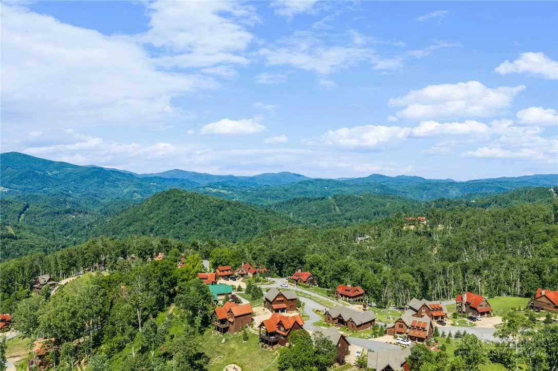 Image number 19 for the current listing
