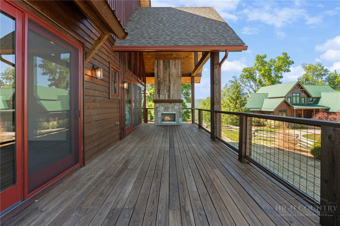 Image number 20 for the current listing