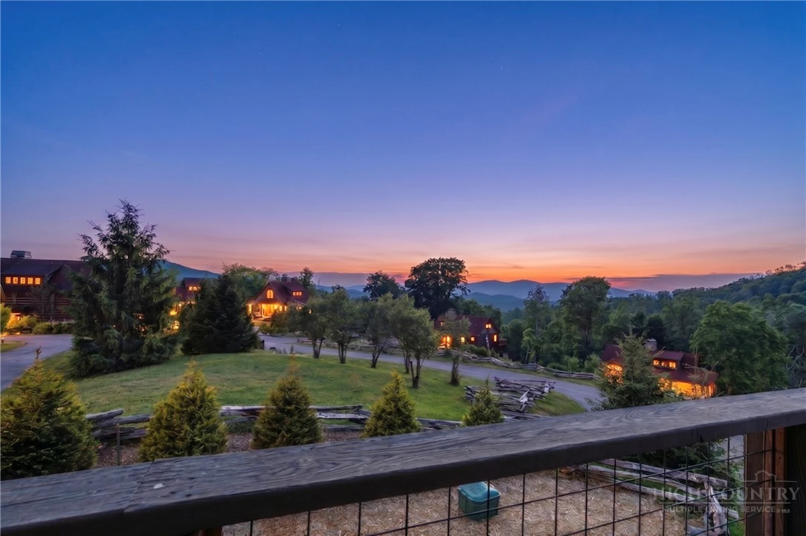 Image number 4 for the current listing