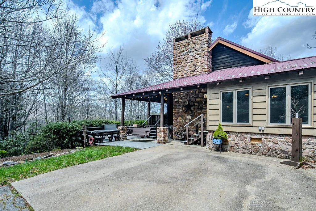 Image number 7 for the current listing