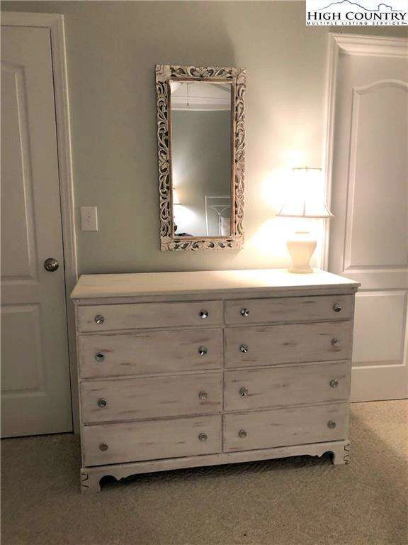 Image number 18 for the current listing