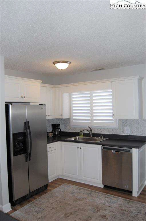 Image number 7 for the current listing