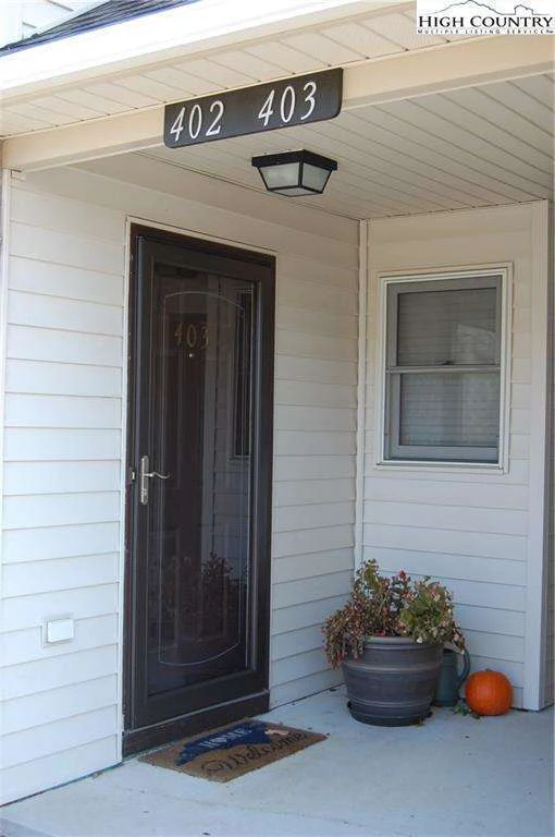 Image number 13 for the current listing