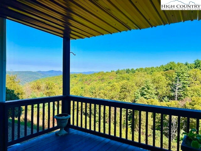 Image number 19 for the current listing