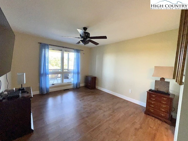Image number 2 for the current listing