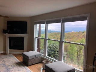 Image number 9 for the current listing