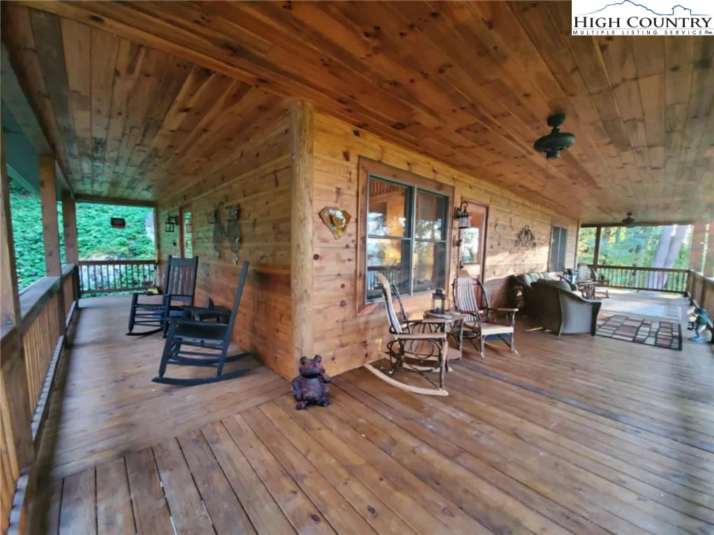 Image number 8 for the current listing