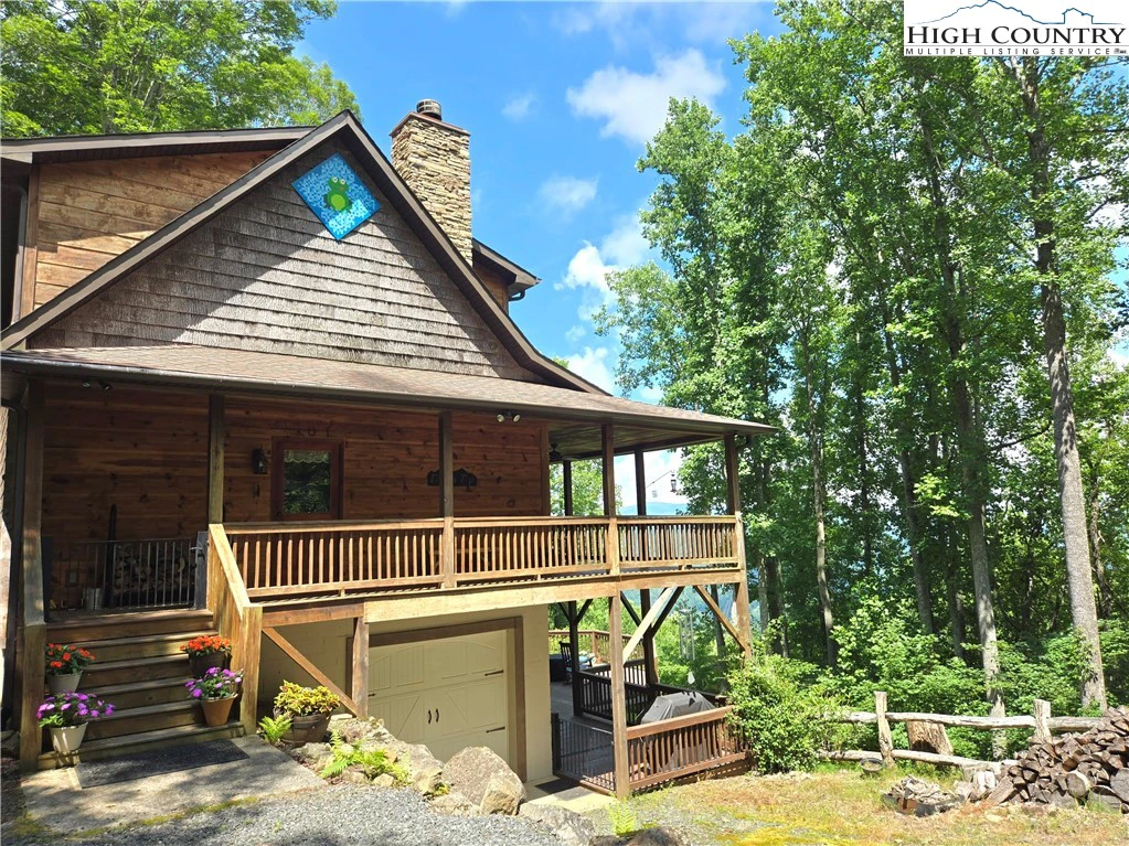 Image number 1 for the current listing