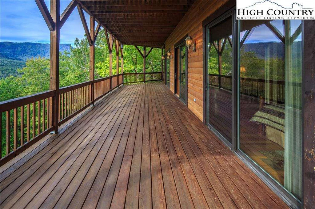 Image number 15 for the current listing