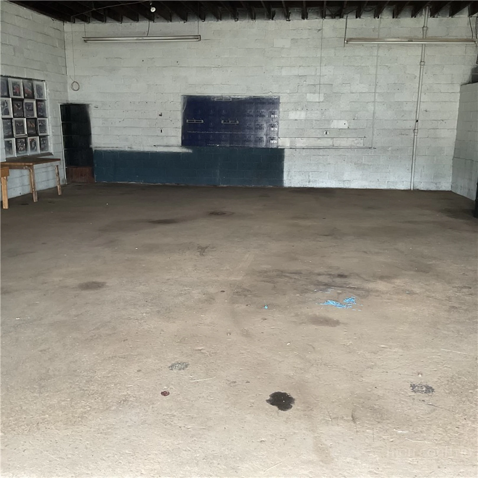 Image number 18 for the current listing