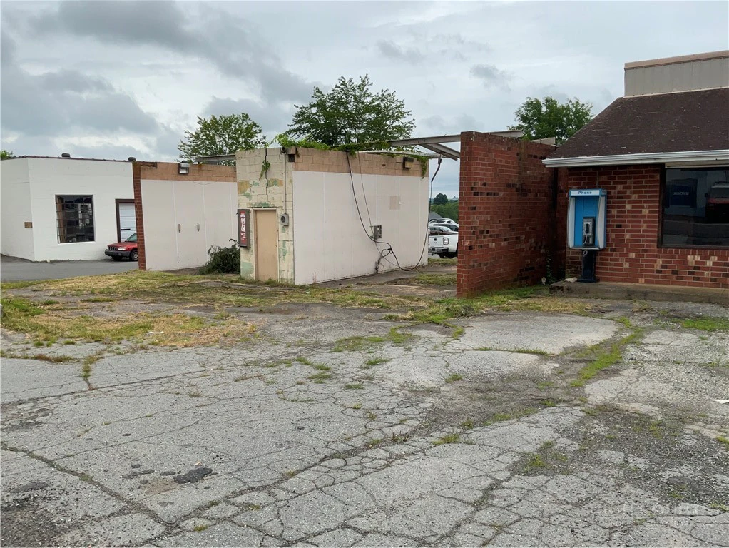 Image number 8 for the current listing