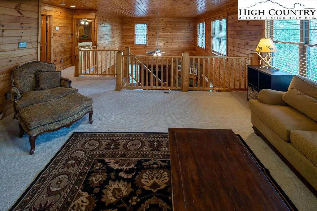 Image number 14 for the current listing