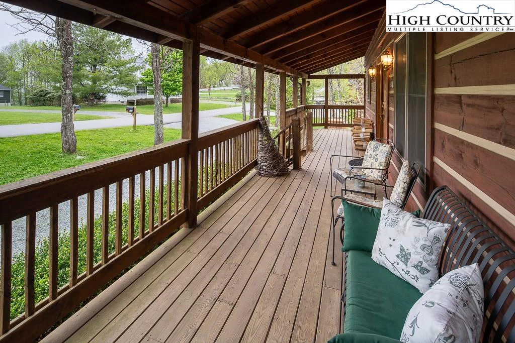 Image number 4 for the current listing