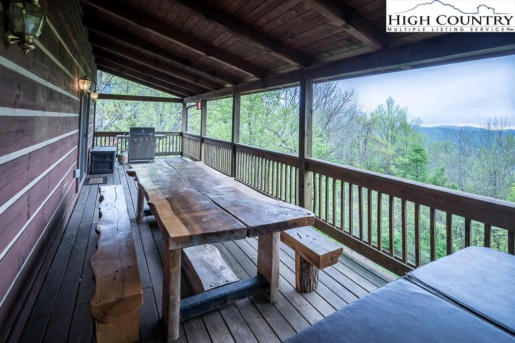 Image number 3 for the current listing