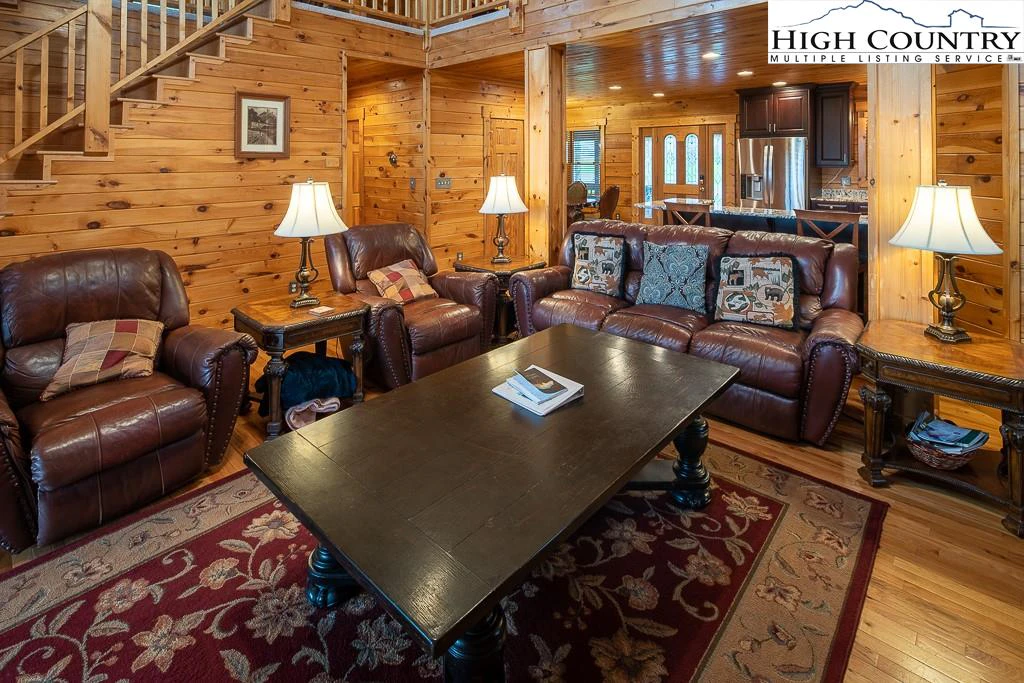 Image number 21 for the current listing
