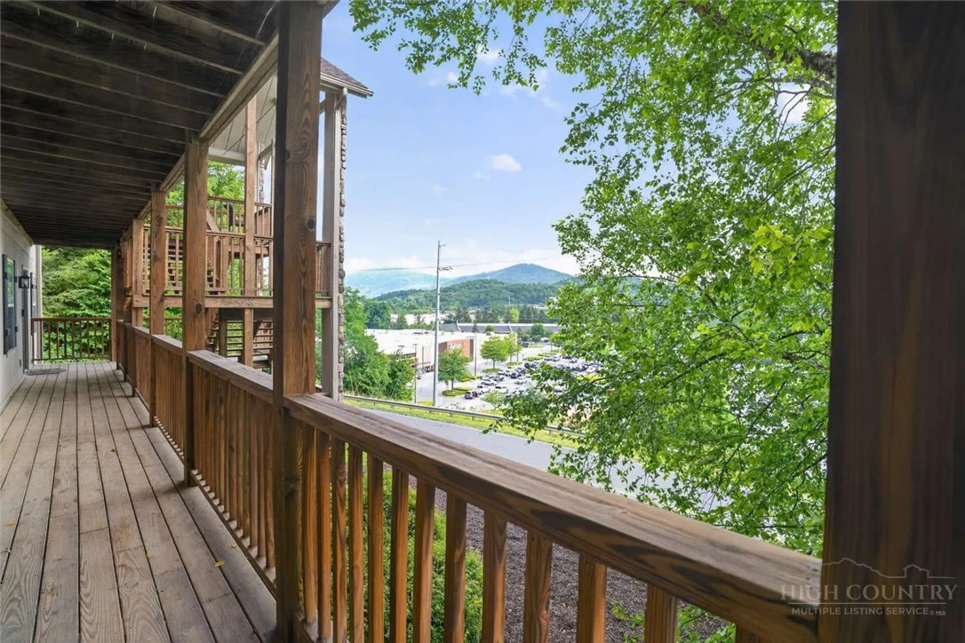 Image number 5 for the current listing