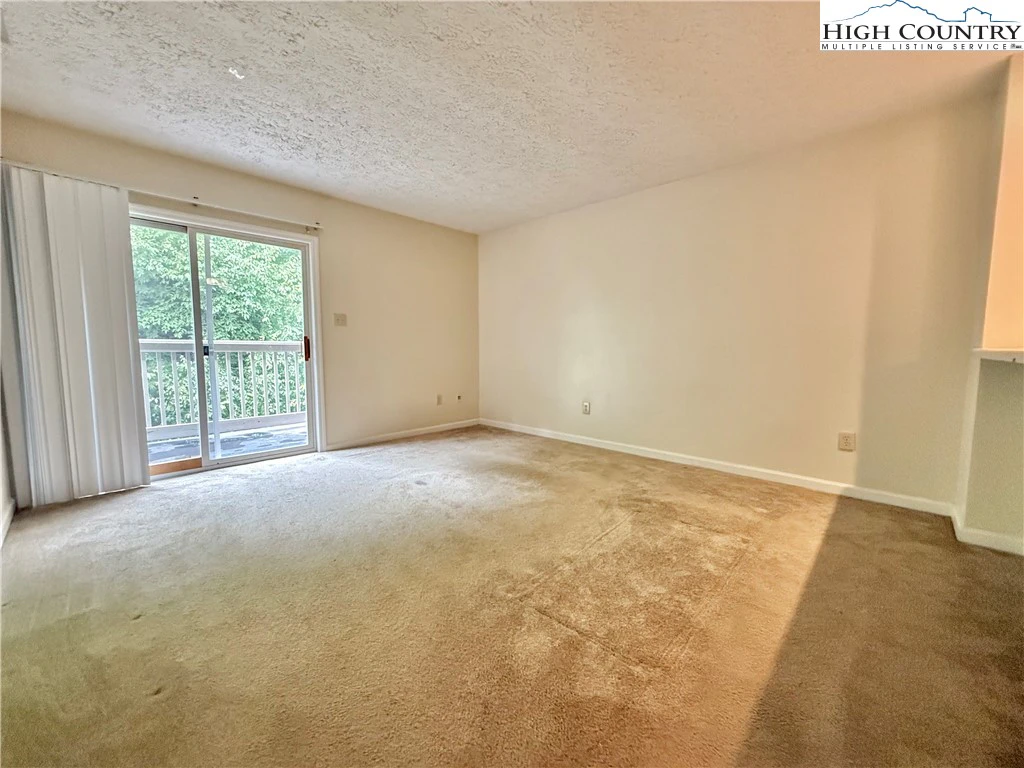 Image number 20 for the current listing