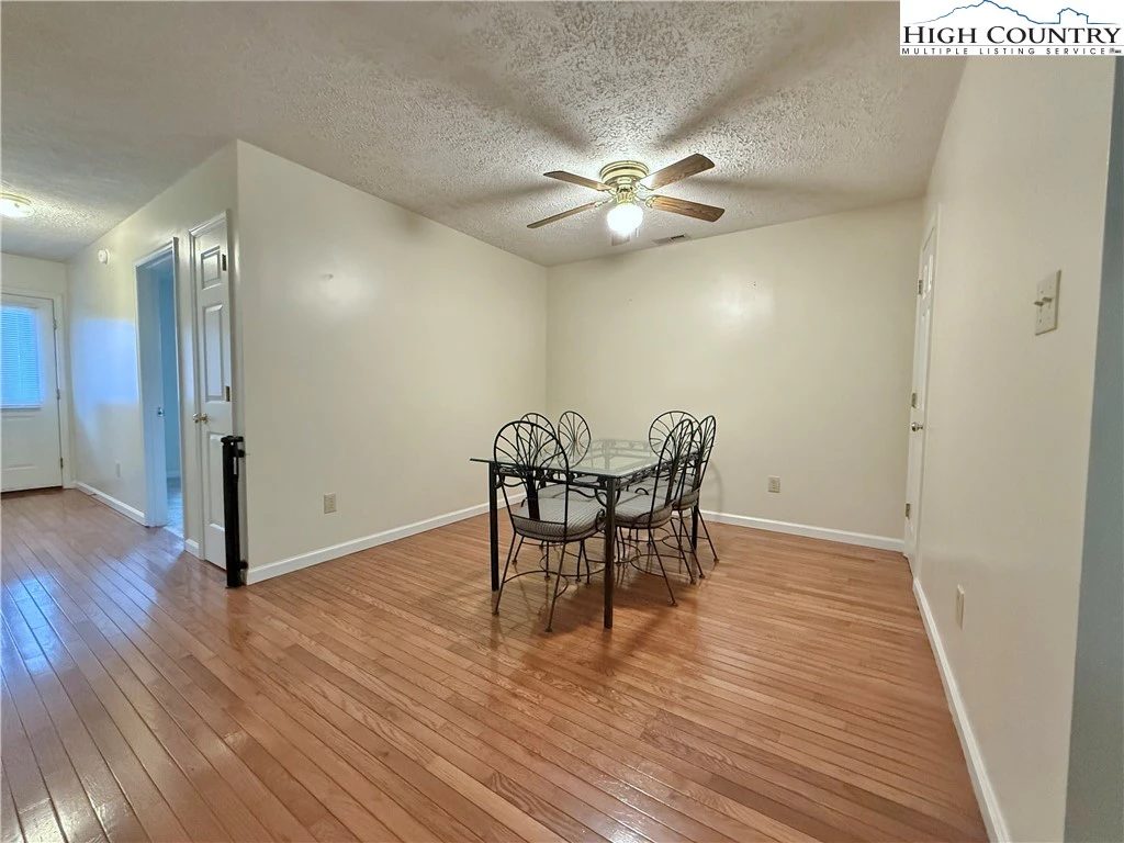 Image number 13 for the current listing