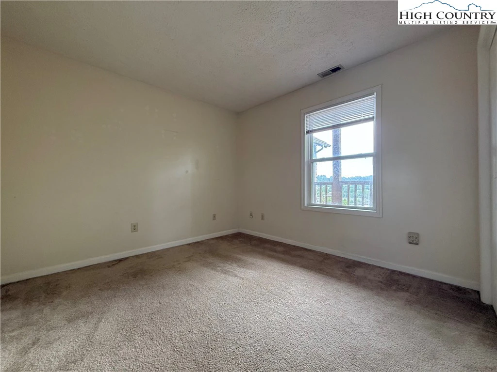 Image number 8 for the current listing