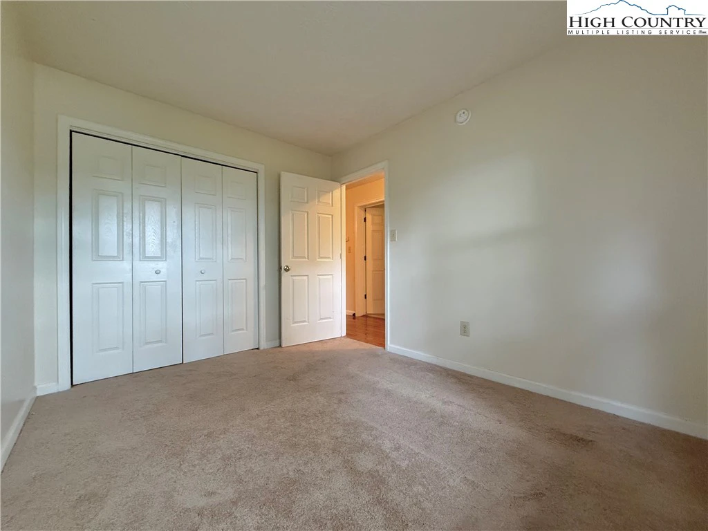 Image number 6 for the current listing