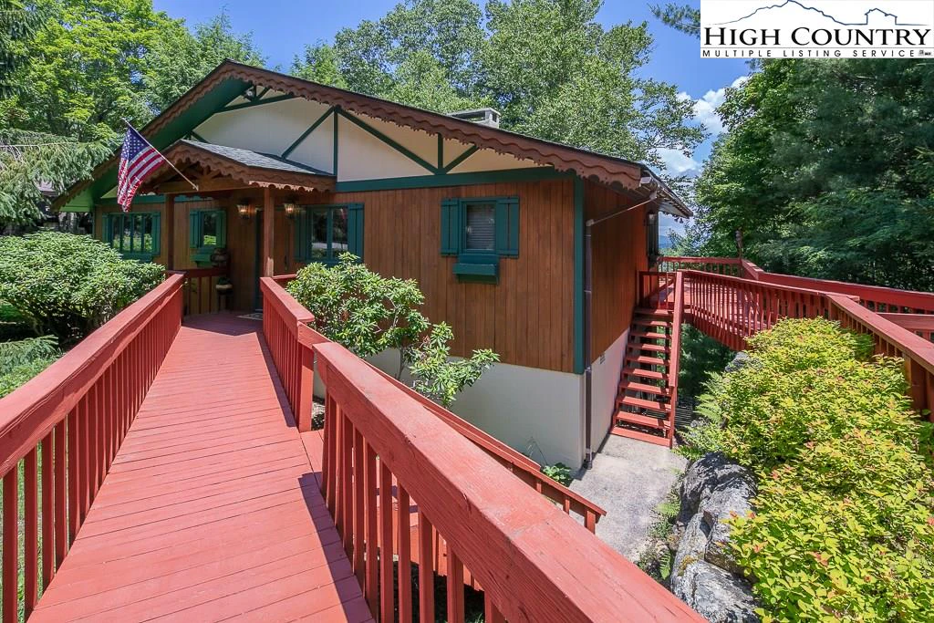 Image number 1 for the current listing