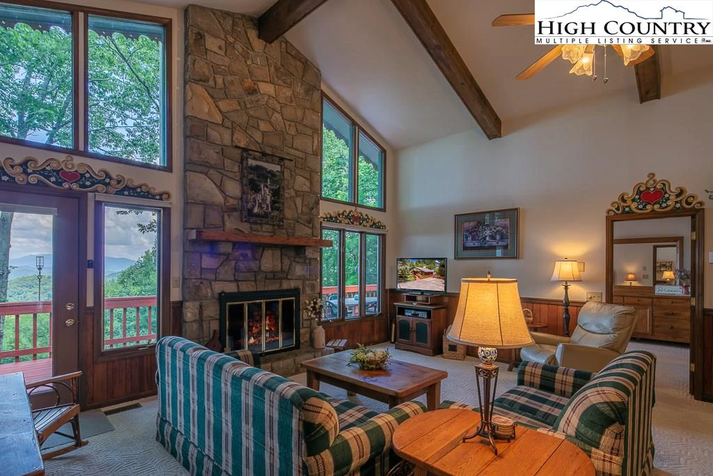 Image number 2 for the current listing