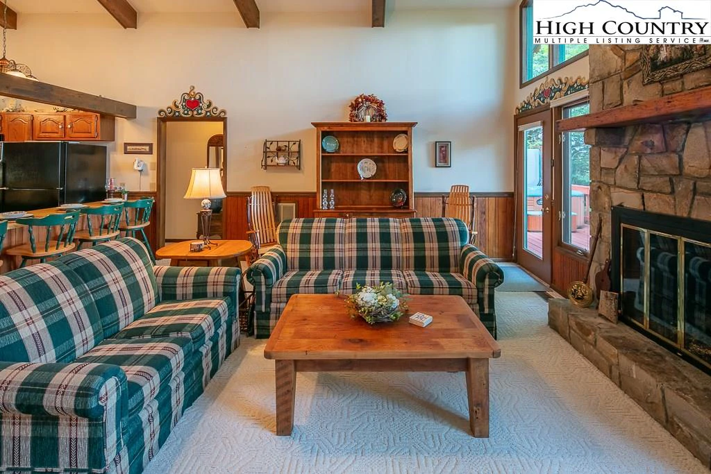 Image number 12 for the current listing