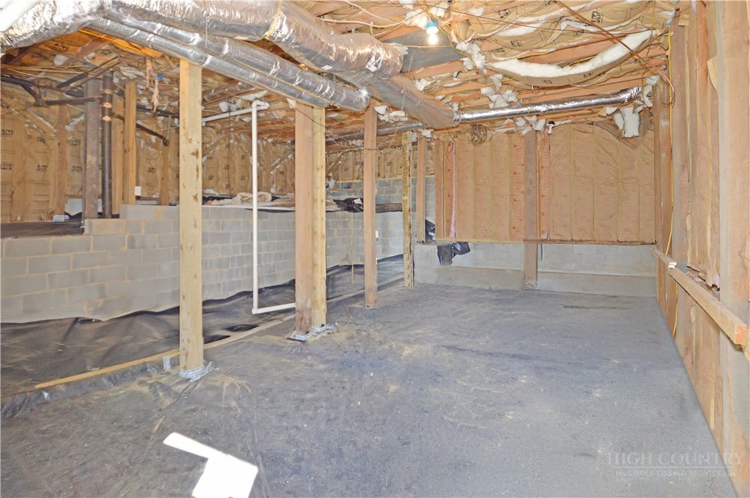Image number 17 for the current listing