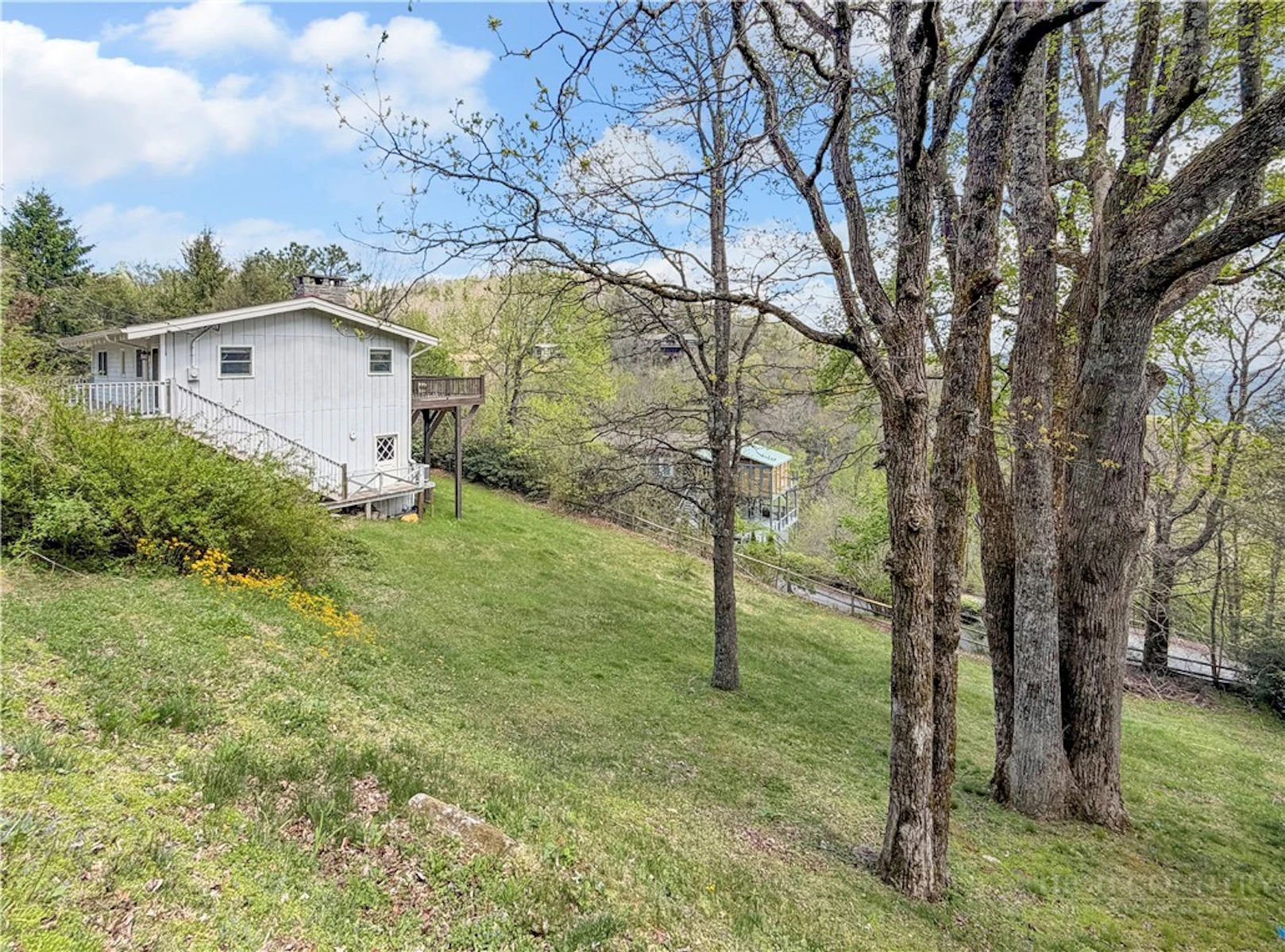 Image number 14 for the current listing