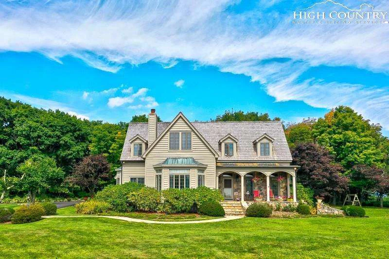 Image number 1 for the current listing