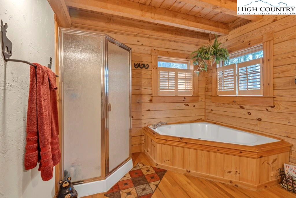 Image number 3 for the current listing