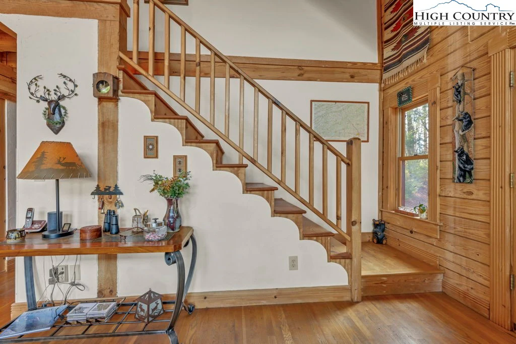 Image number 5 for the current listing