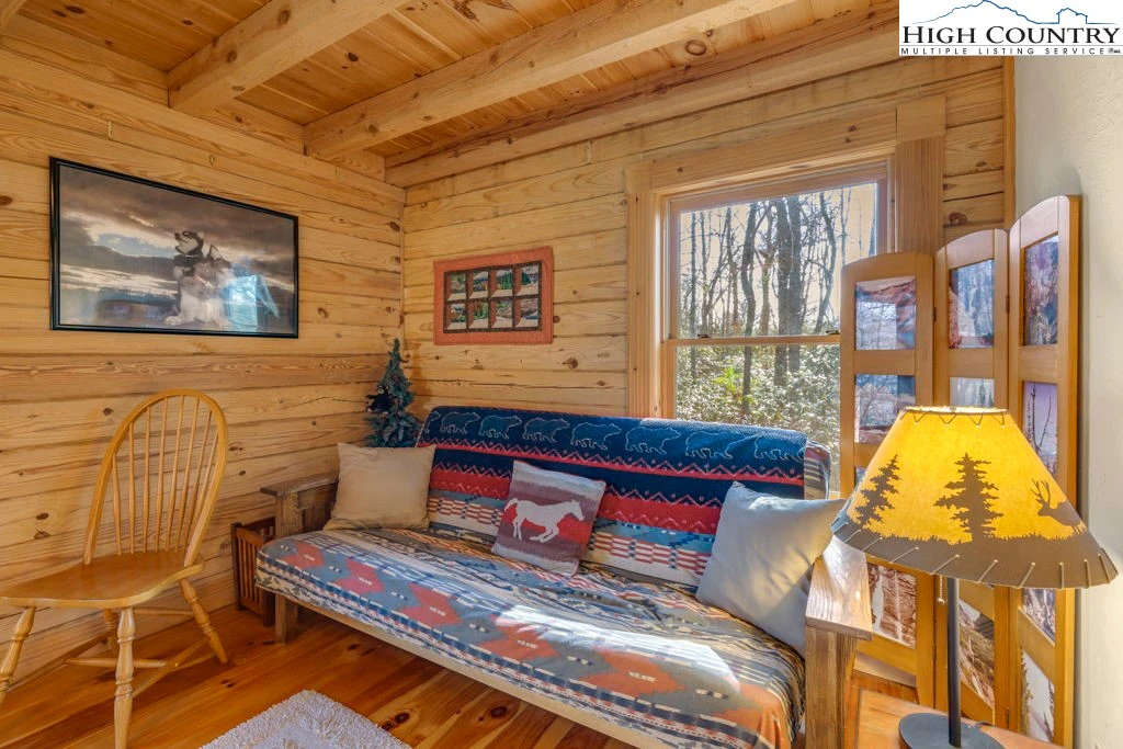 Image number 10 for the current listing