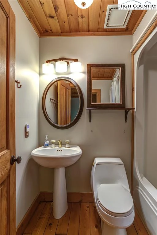 Image number 9 for the current listing