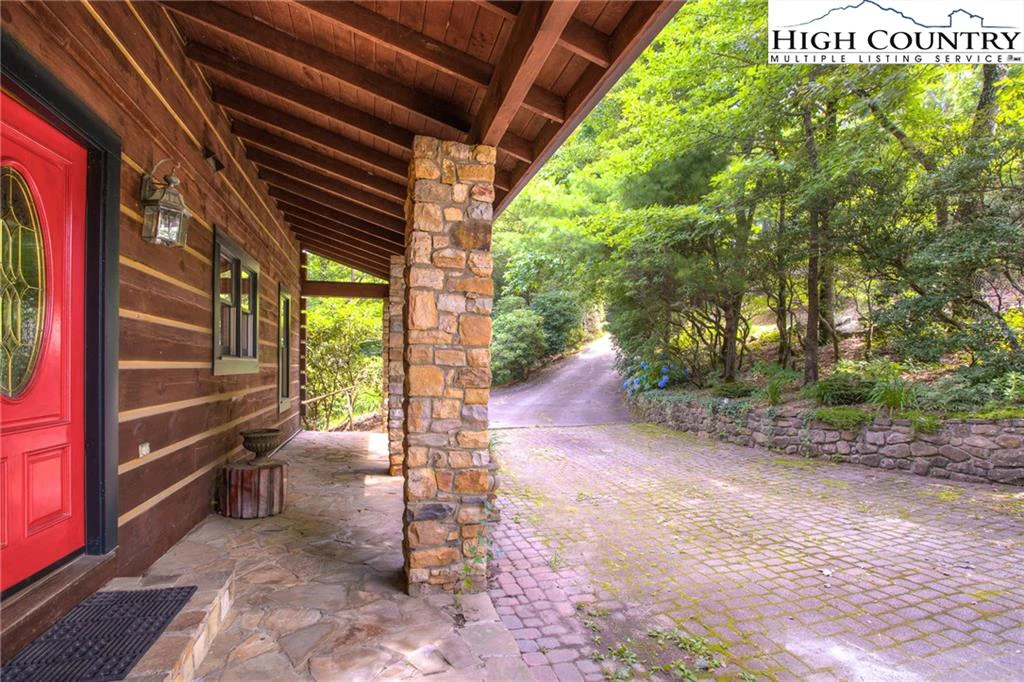 Image number 2 for the current listing