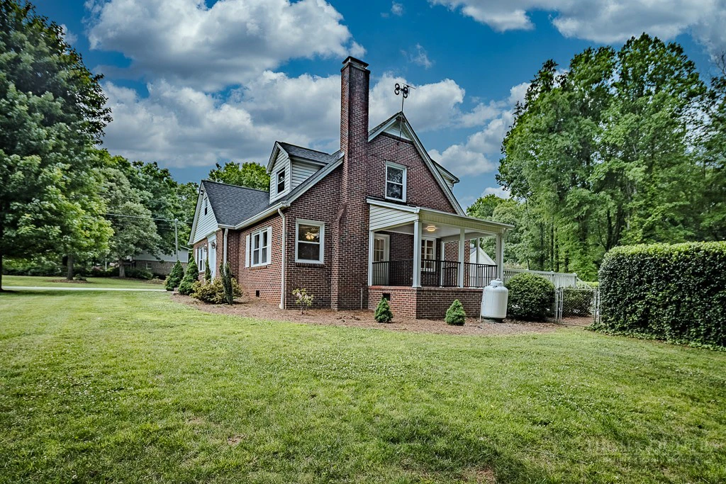 Image number 4 for the current listing