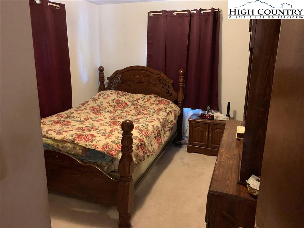 Image number 11 for the current listing