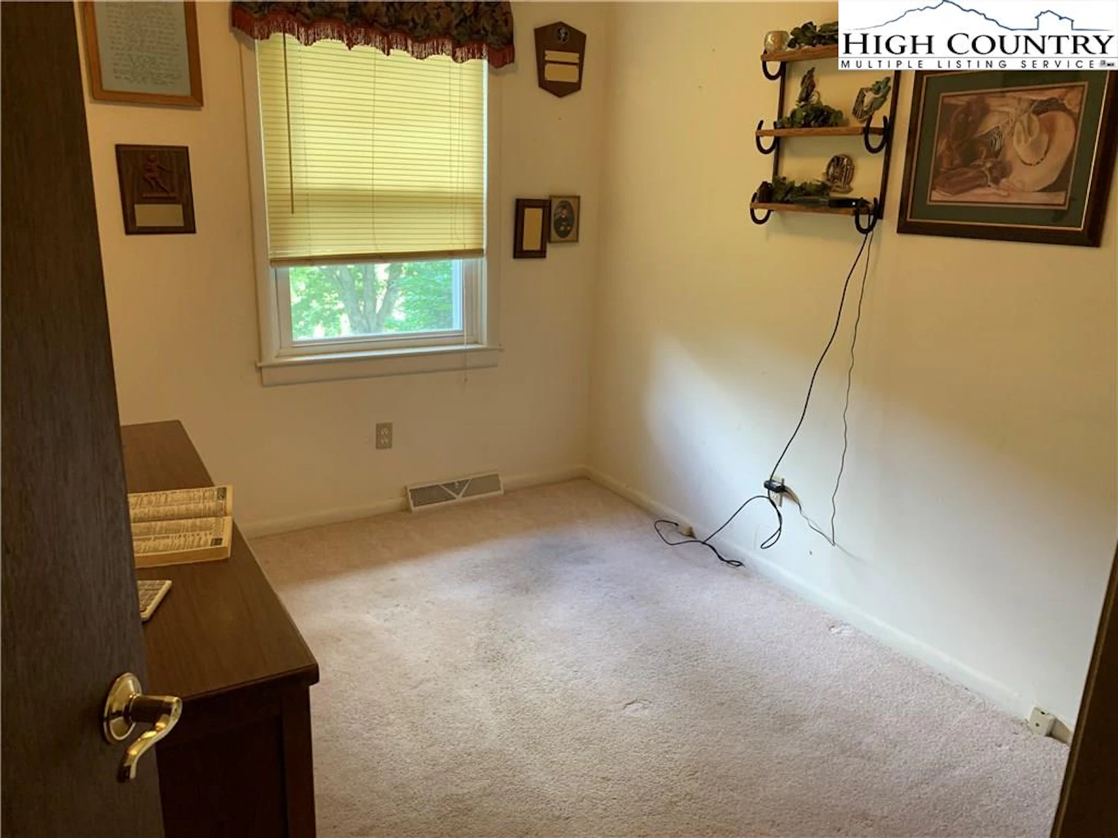 Image number 10 for the current listing