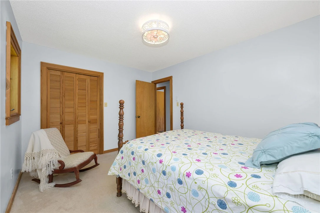 Image number 6 for the current listing