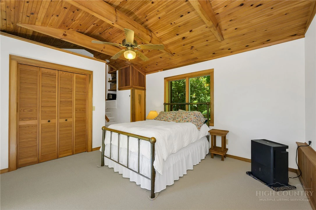 Image number 7 for the current listing