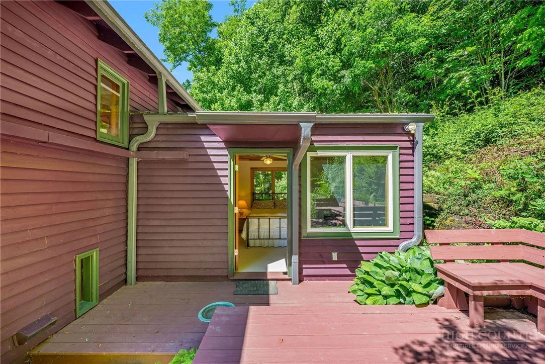 Image number 9 for the current listing