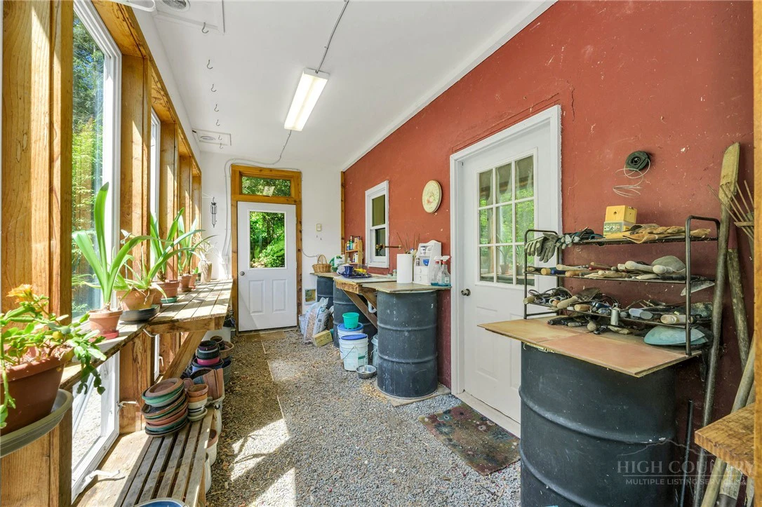 Image number 2 for the current listing