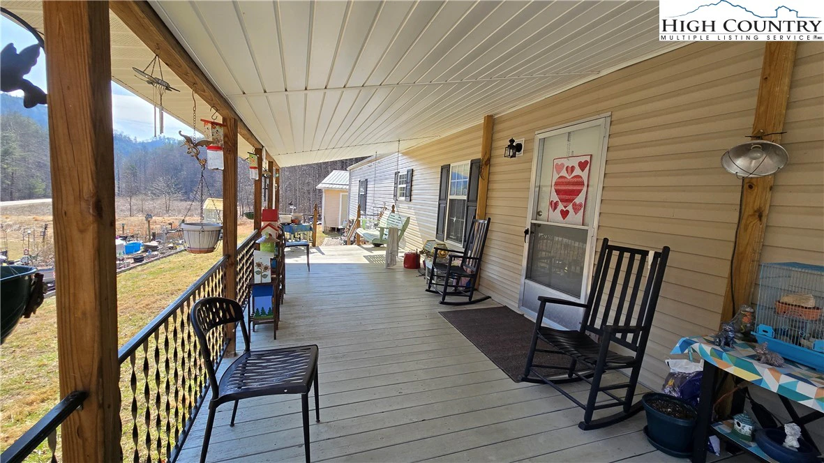 Image number 28 for the current listing