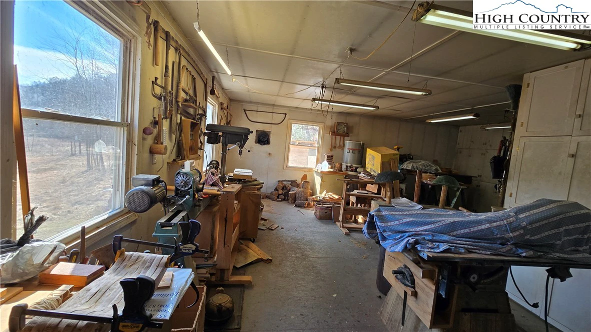 Image number 7 for the current listing