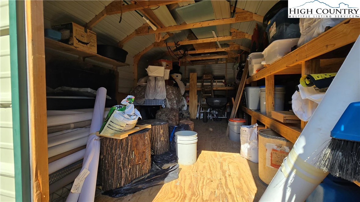 Image number 11 for the current listing