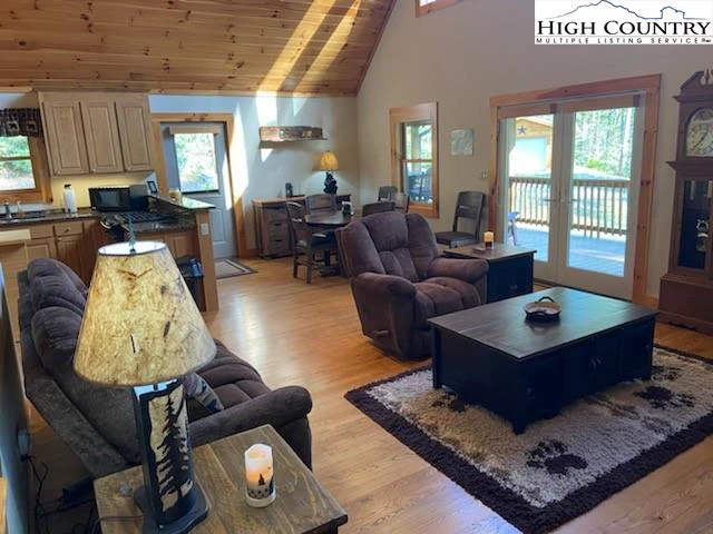 Image number 5 for the current listing