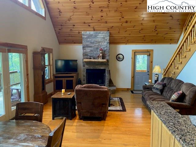 Image number 6 for the current listing
