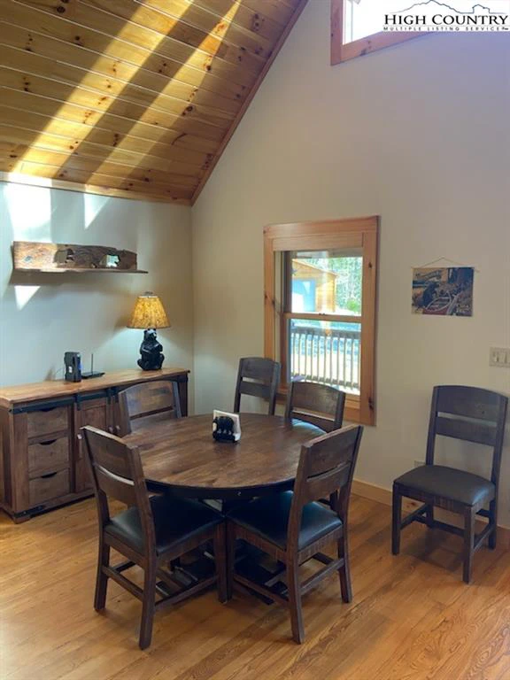Image number 10 for the current listing