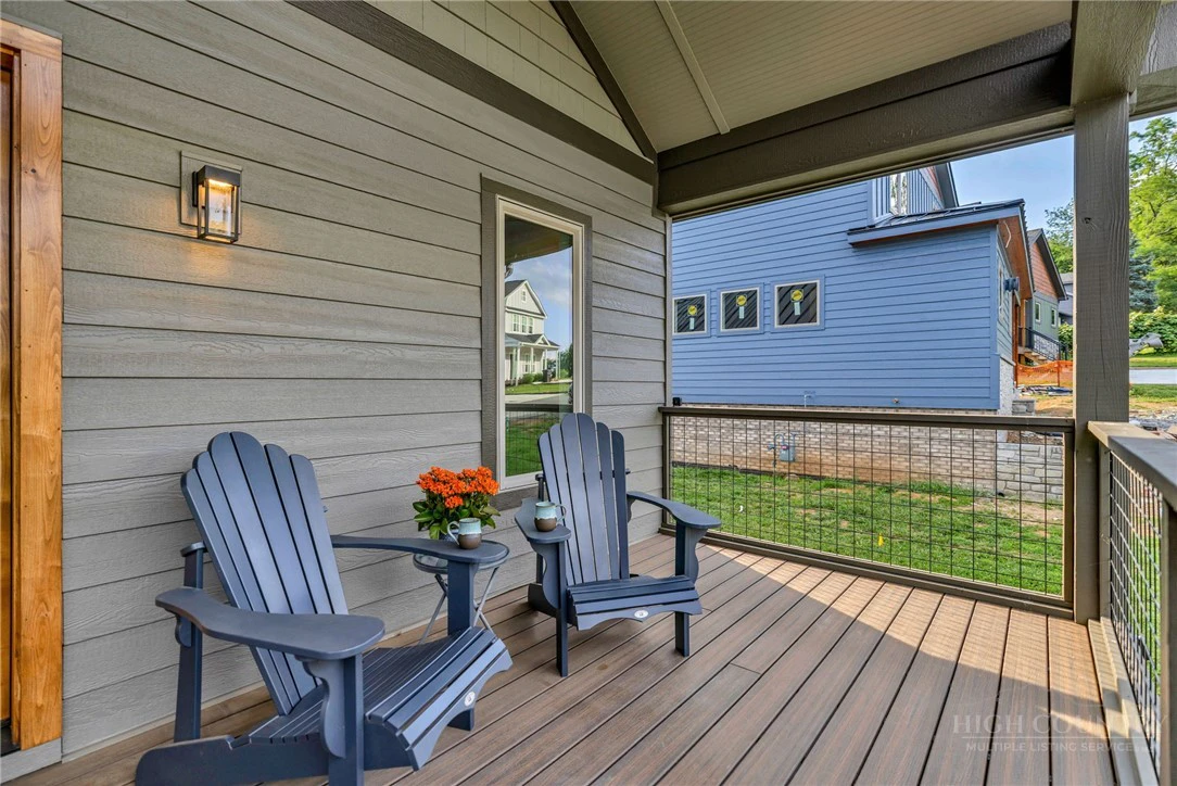 Image number 10 for the current listing