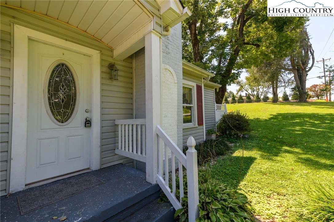 Image number 18 for the current listing